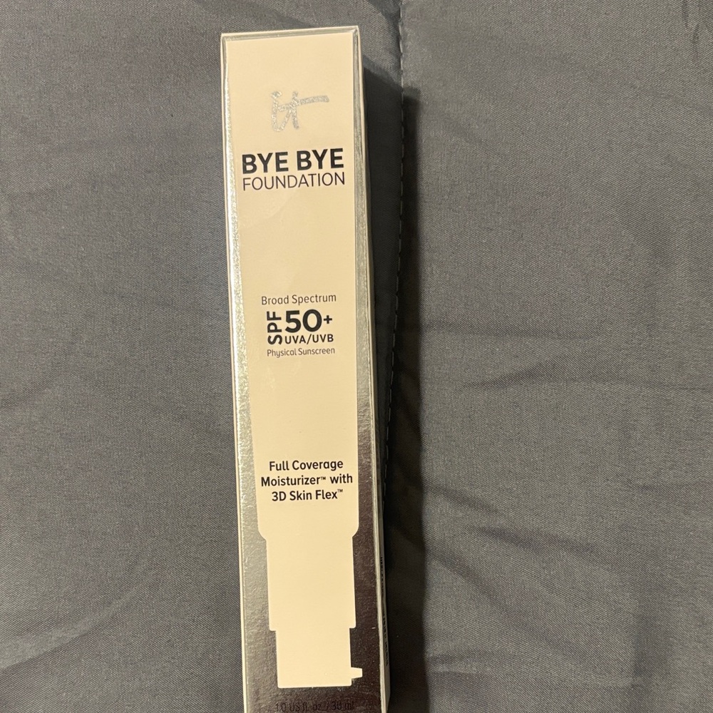 it cosmetics Bye Bye Foundation SPF 50+ Moisturizing Full Coverage